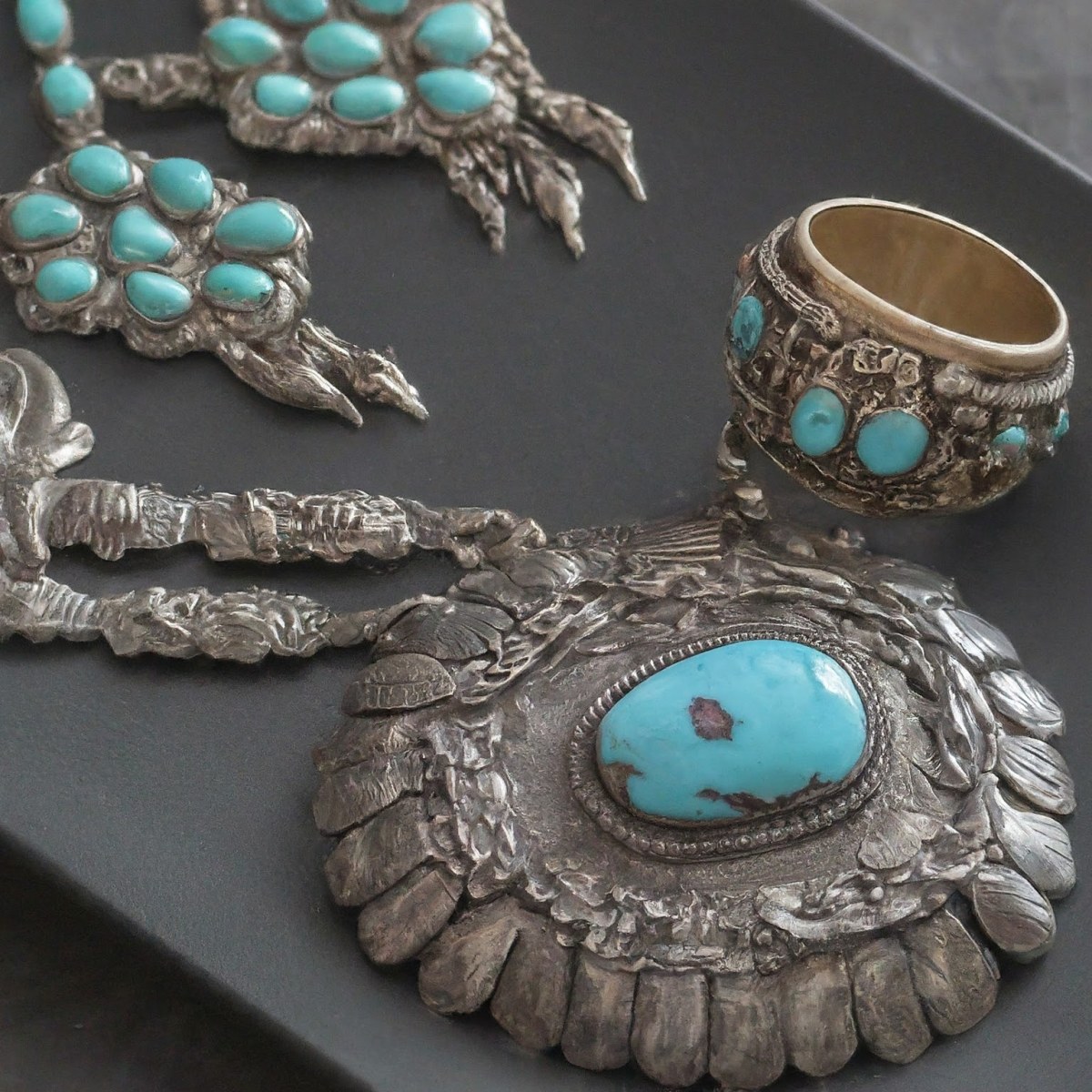 Armstrong’s House of Vintage Armstrong Estate Sales